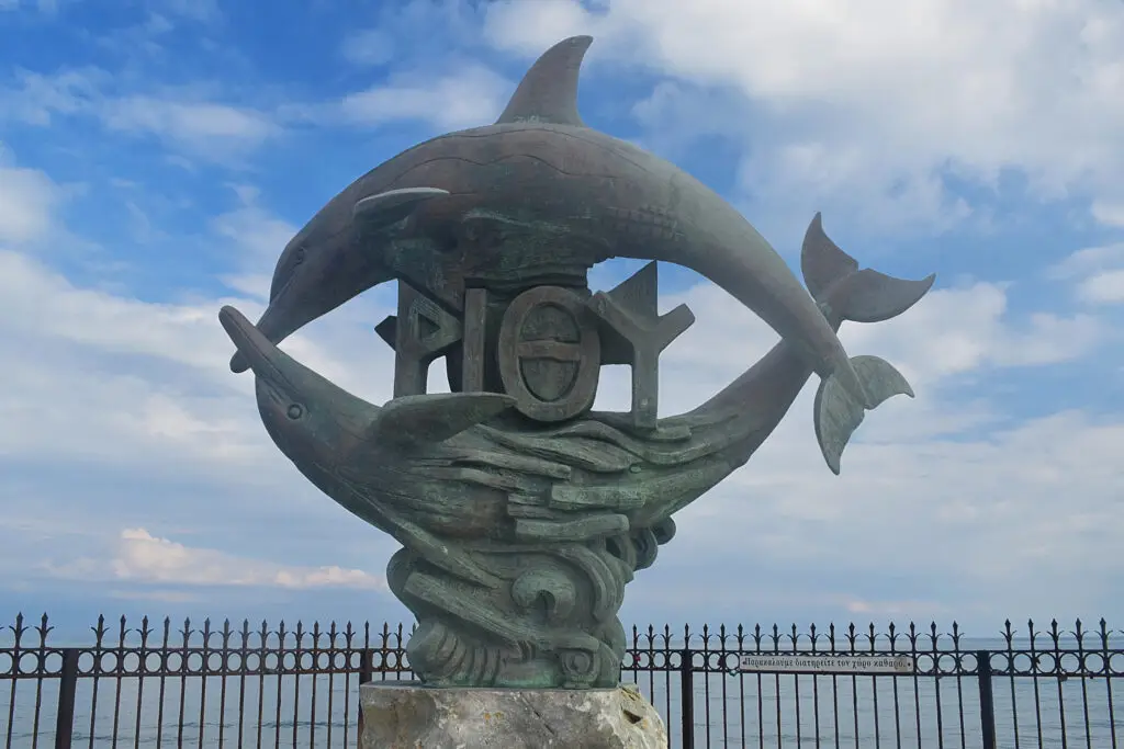 Rithy statue