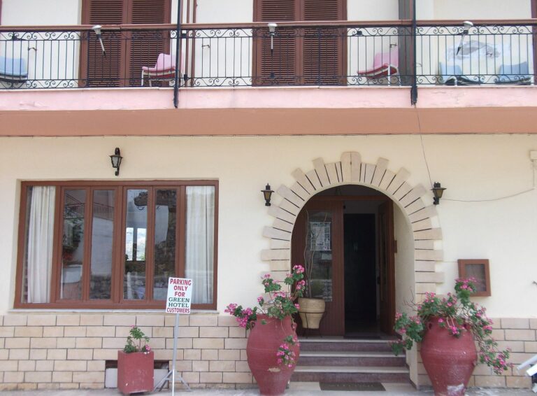 green hotel 768x566